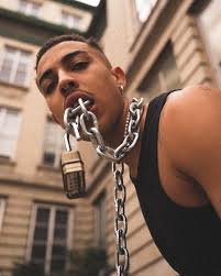 Douce rousseur . . . . . . #photographymag #apricotmagazine  #photographysouls #endlessgallery #yourvisiongallery #indiependantmag  #cinebible #taintedmag #somewheremagazine #portraitstream#777luckyfish  #thevisualvogue #theportraitcentral#bravogreatphoto ...