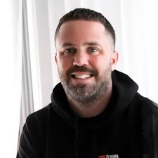 Follow Cruse Racing at Saloon Car Nationals at The Bend