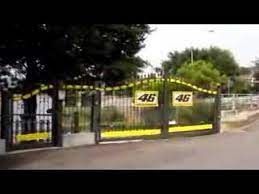 Valentino rossi dan marc marquez: Rossi Tax And His Home Town Youtube