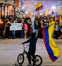 En tanto, protestantes obligaron a trabajadores a sumarse. Colombia En Paro Nacional Que Y Quien Negociara Clacso