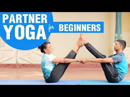 Http Tipsalud Com Partner Yoga Poses For Beginners Youtube Partner Yoga Beginner Yoga Workout Yoga For Beginners