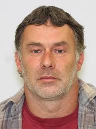 🔺Update: SUSPECT IS IN CUSTODY🔺 The suspect is pictured here and has been  identified as Ronald David Powell. Last seen wearing blue jeans and a green  hoodie. He is to be