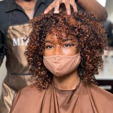 CURLYAGE & MIZANI AirCut! 🧡 • • • @behindthechair_com @modernsalon  @american_salon @saloncentric @americasbeautyshow @kanaezipora @mizani  @redken