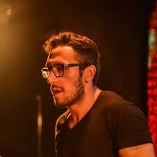 English to Spanish translator specializing in web localization