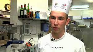 Alors que la finale du concours du meilleur apprenti de france aura lieu vendredi prochain, france 3 est allée à la rencontre d'un jeune passionné depuis son plus jeune âge par la cuisine. Meilleur Apprenti De France Un Cuisinier Vicinois En Route Pour La Finale Nationale Youtube