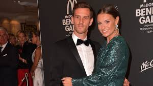 Fest Der Liebe Laura Wontorra Plant Eine Zweite Hochzeit Fox News Youtube