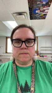 Erin Groves's Instagram, Twitter & Facebook