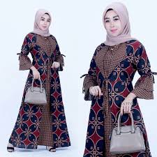 Dan ada juga model gamis batik kombinasi yang menarik dan membuat anda tampil lebih beda. Gamis Wanita Terbaru 2020 Gamis Batik Wanita Modern Jumbo Big Size Gamis Batik Kombinasi Gamis Syar I Gamis Kondangan Lebaran Full Katun Halus Lazada Indonesia