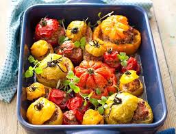 Tomates Farcies 40 Recettes Originales Pour Ce Plat Star De L Ete Recette Tomates Farcies Recette Tomate Recettes De Cuisine