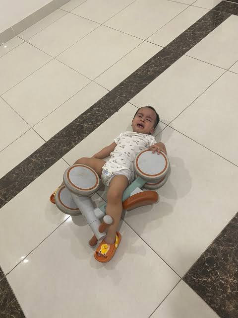 👶 BẠN CÓ NGHĨ RẰNG SỰ BƯỚNG BỈNH VÀ KHÓC LÓC CỦA TRẺ 2 TUỔI LÀ ĐIỀU ĐÁNG SỢ NHẤT KHÔNG? Điều đáng sợ hơn là cha mẹ không hiểu vì sao