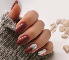 Ricostruzione Unghie E Smalto Semipermanente Le Info Utili Da Sapere Unghie Unghie Lucide Unghie Facili