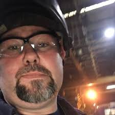 Tommy Pearce (@TPEARCE21)