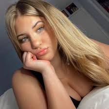 sarah boss (sarahhhboss)