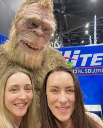 The IAAPA convention never disappoints us and we have so much fun catching  up with our favorite paint manufacturers, vendors and all things theme  park, games and all around super neat This