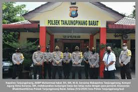 Gaji di nakamura holistic therapy. Kapolres Tanjungpinang Sampaikan Apresiasi Pada Personil Polsek Tanjungpinang Barat Cmczone Com
