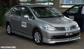 Ketua polis daerah temerloh, asisten komisioner mohd yusri othman berkata, pemandu kereta jenis nissan almera, n umarani, 33, yang beralamat di kampung ketari, bentong disahkan meninggal dunia di tempat kejadian. Nissan Latio Photos Reviews News Specs Buy Car