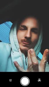 What improvements can be made to the 2Pac legend article?