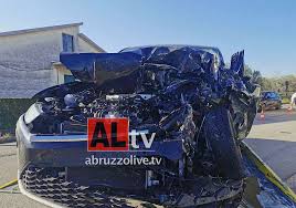 Incidente mortale ieri pomeriggio su un tratto di via salaria nel comune di monterotondo. Lanciano Incidente In Via Per Treglio Auto Contro Camion Ragazza Ferita
