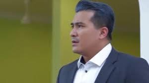 Berbusana moden bak artis hollywood dan bertas tangan berjenama. Isteri Tuan Ihsan Trakt Tv