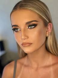 Thank you so much to those that sent me beautiful messages this week  regarding my university graduation (YES, I FINALLY GRADUATED HAHA)! I will  endeavour to thank each and every one of