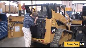 The cat® 259d3 compact track loader, with its vertical lift design, delivers extended reach and lift height for quick and easy truck loading. Cat 259b3 Compact Track Loader Youtube