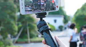Banyak produk webcam bagus yang dikeluarkan berbagai perusahaan elektronik yang kompatibel razer memproduksi webcam tidak hanya untuk sebatas streaming tapi juga konferensi web. Rekomendasi Kamera Untuk Live Streaming Kualitas Terbaik Digitechno Berita Teknologi Indonesia Terbaru