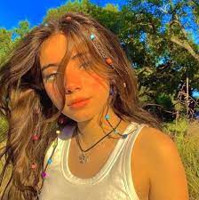 פלייסט אינדי 0 2 On Spotify In 2021 Indie Hair Indie Haircut Indie Hairstyle