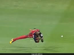Devdutt padikkal is known for playing odi knocks in t20. Indian Premier League 2020 Mumbai Indians Vs Royal Challengers Bangalore Devdutt Padikkal Takes A Stunning Catch To Dismiss Saurabh Tiwary Watch Cricket News
