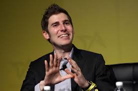 1992 saverin moves to the u.s., becoming a citizen six years later. Facebook Co Founder Eduardo Saverin S Tech Fund Raises 360 Million Bloomberg