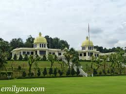 21.10.1976 sultánem ahmad sha (muzeum pojmenováno po jeho otci). Royal Museum Muzium Diraja Istana Negara Lama From Emily To You