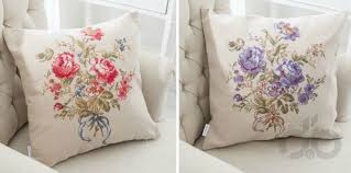 Yastık kırlent modelleri ile ev dekorasyonuna ekstra renk katabilirsiniz. Cicek Desenli English Home Kirlent Modelleri Dekorblog