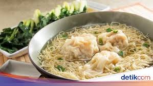 Campur tepung terigu, kuning telur dan juga mentega hingga merata. Slurpp Sedap Gurih Mie Wonton Untuk Hangatkan Badan Ada Di Sini