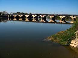 De plaats maakt deel uit van het arrondissement libourne Datei Libourne 001 Jpg Wikipedia