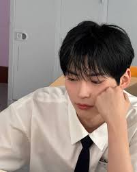 sung hanbin sent 19 photos 📸