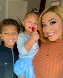 saw Kendrick & SZA opening night in the pit 🤩 first concert vibes with mom  & family 💙