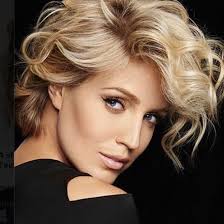 Taglio di capelli corto con ciuffo di ashlee simpson. Tagli Di Capelli Corti 9 Idee Per L Estate Trucchi Tv