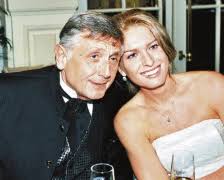 Olga menzelová kelymanová je hříčkou přírody v tom, jak nesmírně je půvabná. Olga Menzelova Pred Rezisery Dava Prednost Matce Showbiz Cz