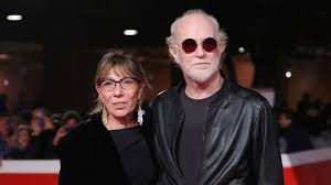 Lo faceva con la scrittura, con la. Alessandra Chicca Gobbi Chi E La Moglie Di Francesco De Gregori Puglia24news It