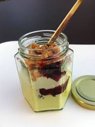 Kosmik Pistache Et Fruits Rouges Selon Mr Michalak Amitie En Cuisine Pistache Alimentation Faire Fondre Du Chocolat