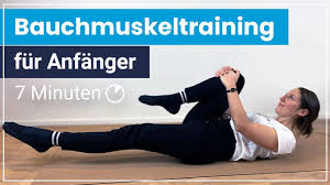 Bei unserer recherche haben wir gemerkt, dass es wirklich so viele bauchmuskelübungen gibt, die sie zuhause durchführen können und das ohne equipment!. 7 Minuten Bauchmuskeltraining Fur Anfanger Effektive Ubungen Fur Zu Hause Ohne Gerate Youtube