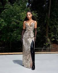 After delaying its initial january date, the 2021 grammy awards ceremony, airing on cbs and paramount+, is you know there'll be many outfit changes. Pbag5xmms0g2mm
