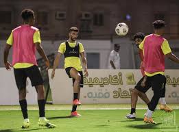 وجّه لاعب النصر السابق مصطفى إدريس، الذي كان أحد لاعبي الجيل الذهبي للنادي، شكره لكل الجماهير التي سألت عنه، أثناء لاعبو النصر القدمى محيسن الجمعان ومرحوم المرحوم ومحسن الحارثي وأبراهيم ماطر يقومون بزيارة مصطفى ادريس في المستشفى 23 أغسطس 2017. Zgtdrx Dkmflsm