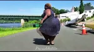 On A Stroll Pearaddiction - EPORNER