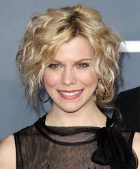 21 Gorgeous Hairstyles For Fine Curly Hair Feed Inspiration Thin Wavy Hair Fine Curly Hair Short Wavy Hair