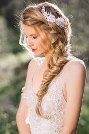 Brautfrisuren Seitlich Gesteckt 30 Elegante Inspirationen Brautfrisur Hochzeitsfrisuren Brautjungfern Frisuren