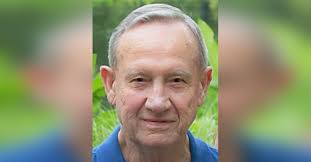 Michael Strouse's Instagram, Twitter & Facebook