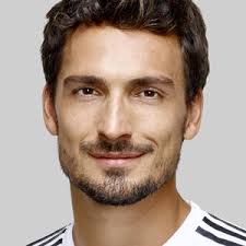 Thomas delaney and mats hummels looks crazily like each other, i seriously struggle to tell them apart on the pitch sometimes. Alle Infos News Zu Mats Hummels Rtl De Rtl De
