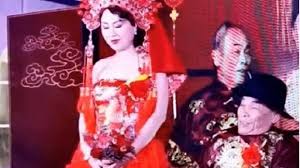 Latest videos most viewed videos longest videos random videos. Viral Pernikahan Beda Usia Jauh Terungkap Motif Wanita Muda Ini Bersedia Dinikahi Perjaka 80 Tahun Tribun Solo