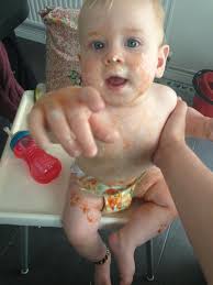 Spooning beans from one bowl to another bowl #claas