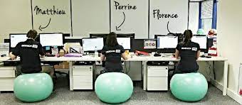 Bien s'asseoir au bureau : Le Gym Ball Au Bureau La Solution Simple Pour La Forme Au Quotidien